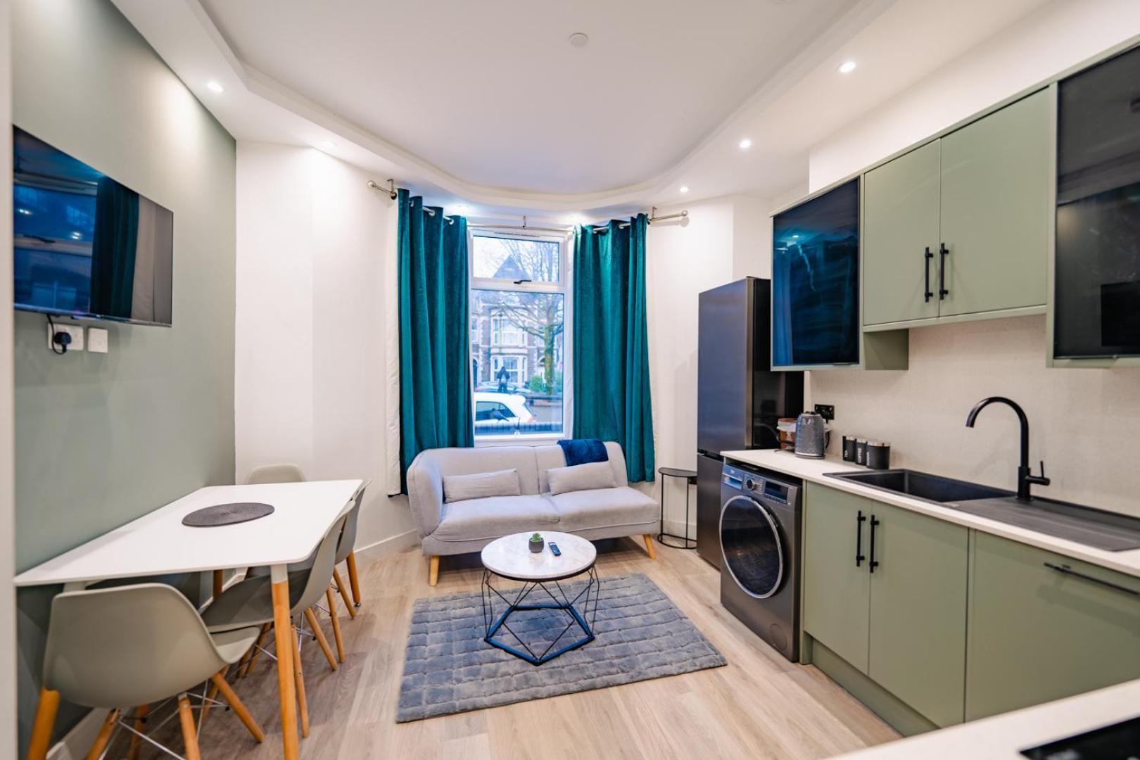 Luxury Apartments In Cardiff City Centre Exterior photo
