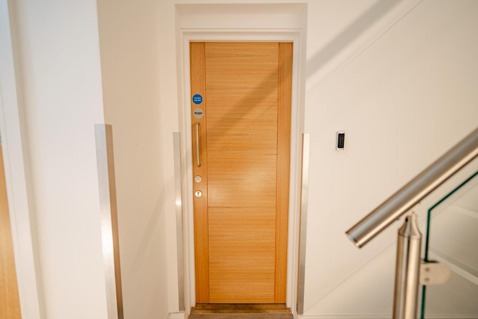 Luxury Apartments In Cardiff City Centre Exterior photo