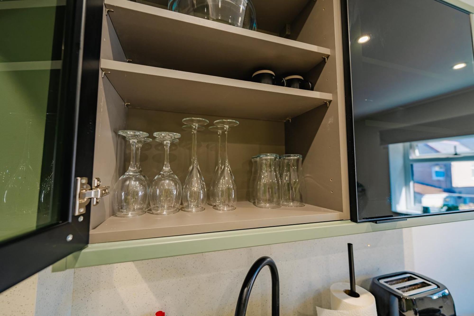 Luxury Apartments In Cardiff City Centre Room photo